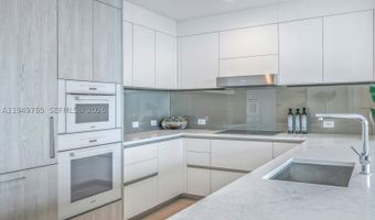 9201 E Bay Harbor Dr Uph02, Bay Harbor Islands, FL 33154