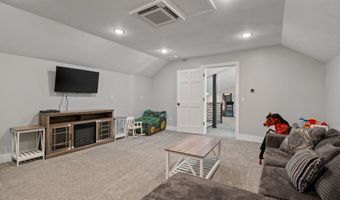 9815 Snow Pointe Dr SE, Alto, MI 49302