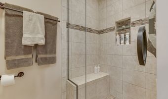 1521 Secretariat Ln, Indianapolis, IN 46217