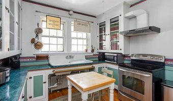 10 Bull St, Newport, RI 02840