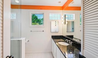 275 Boston Neck Rd, Narragansett, RI 02882