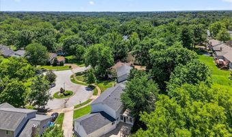 291 Oak Path Ct, Ballwin, MO 63011