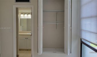 3475 N Country Club Dr 319, Aventura, FL 33180