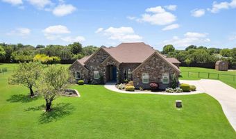 201 Sandstone Ln, Weatherford, TX 76085