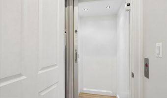 7800 RADNOR Rd, Bethesda, MD 20817