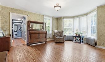 60 Chaplin St, Chaplin, CT 06235