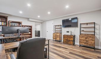 271 Red Gate Ln, Acton, ME 04001