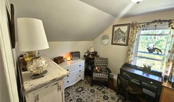 187 Dye Hill Rd, Hopkinton, RI 02832