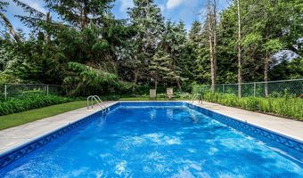 26 Allen Dr, Allentown, NJ 08501