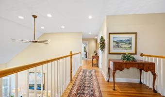 305 Richmond Glen Dr, Cheshire, CT 06410