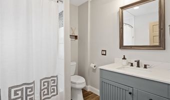 705 38th St, Des Moines, IA 50312