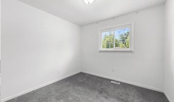 794 Robinhood Dr, Aurora, OH 44202