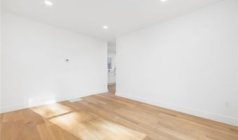 7 Sheffield Ave A, Newport, RI 02840