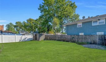 132 River Edge Road 1, Bergenfield, NJ 07621
