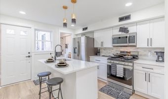 4702 MEADE St NE, Washington, DC 20019