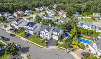 6 Surle Ct, Bayville, NJ 08721