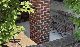 251 Vine St 102, Riverside, IA 52327