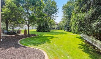 3901 N MILLWOOD Dr, Appleton, WI 54913