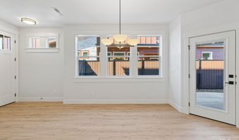 18 Ogden St, Cascade, ID 83611