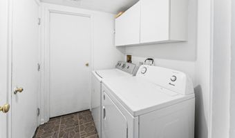 2827 S Embers Ln, Arlington Heights, IL 60005