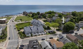 16 Courtway St, Narragansett, RI 02882