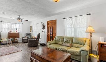 2686 Mona Ln, Alford, FL 32420