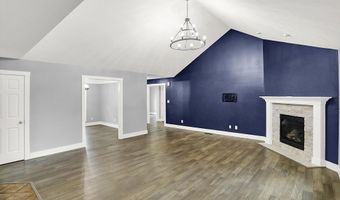 6686 Woodcrest Dr, Avon, IN 46123