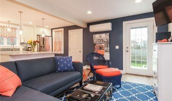 13 Lucas Ave, Newport, RI 02840