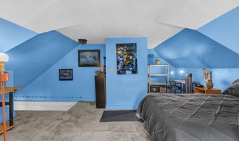 77 Center St, Bangor, ME 04401