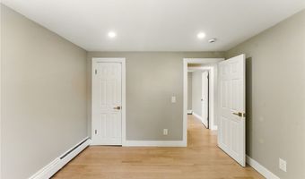 82 Barton Ave, Warwick, RI 02889
