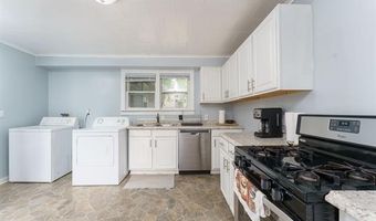 518 N LOCUST St, Adrian, MI 49221