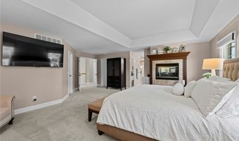 215 Beaumont Trl, Aurora, OH 44202