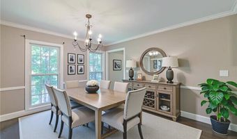 835 Lakeshore Dr NW, Berkeley Lake, GA 30096
