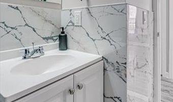 2148 Champagne Dr, Ann Arbor, MI 48108