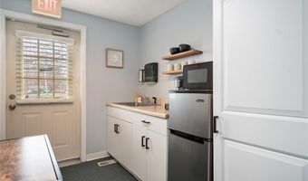 990 Main St 3, East Greenwich, RI 02818