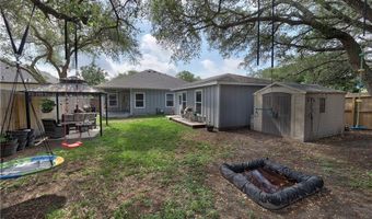 350 N 10th St, Aransas Pass, TX 78336