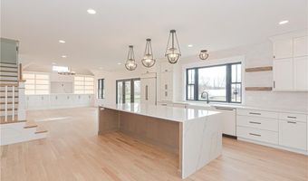 10 Linden Ave, East Providence, RI 02916