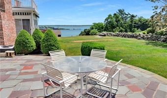 7 Jenckes Ct, Narragansett, RI 02882