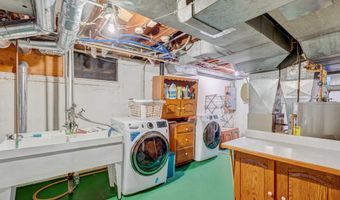 818 Ottawa Trl, Madison, WI 53711