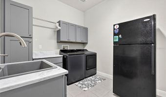 6104 SHADOWLAKE Dr, Apollo Beach, FL 33572
