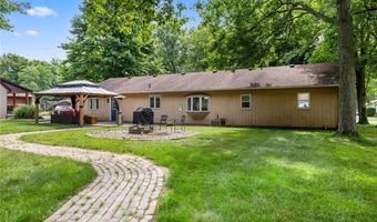 1135 Royal Dr, Amherst, OH 44001