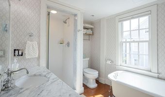41 Elm St, Newport, RI 02840