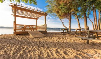 141 Greenridge Rd, Clover, SC 29710