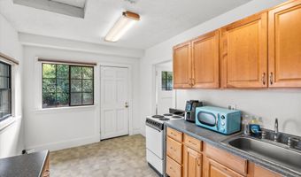 94 N 3rd St, Ashland, OR 97520