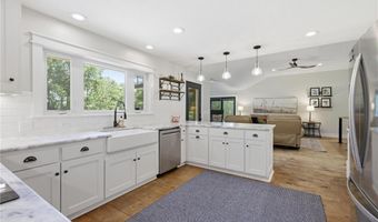 13901 Leavenworth Rd, Basehor, KS 66007