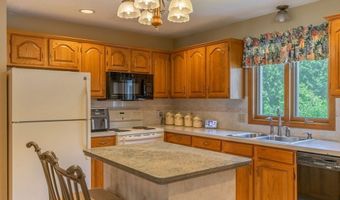 35 Jennie Cir, Agawam, MA 01001