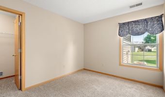 2100 Burr Oak Dr Ln B, Austin, MN 55912