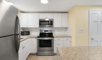 405 Village Dr, Bourne, MA 02532