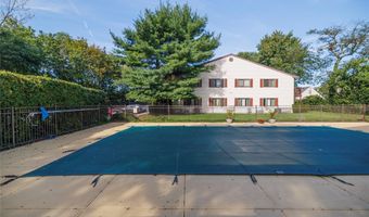 615 Broadway 63, Amityville, NY 11701