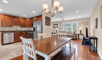 32 Bowline St, Beachwood, NJ 08722